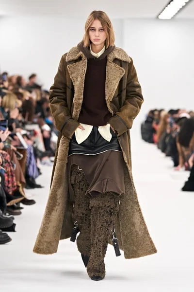 Look 27